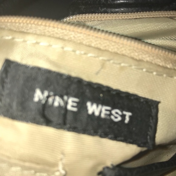 ‼️Bundle & Save‼️ NINE WEST Leather Bag - Picture 4 of 8